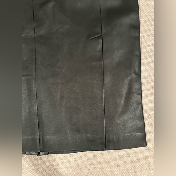 Bebe - Picture 4 of 11